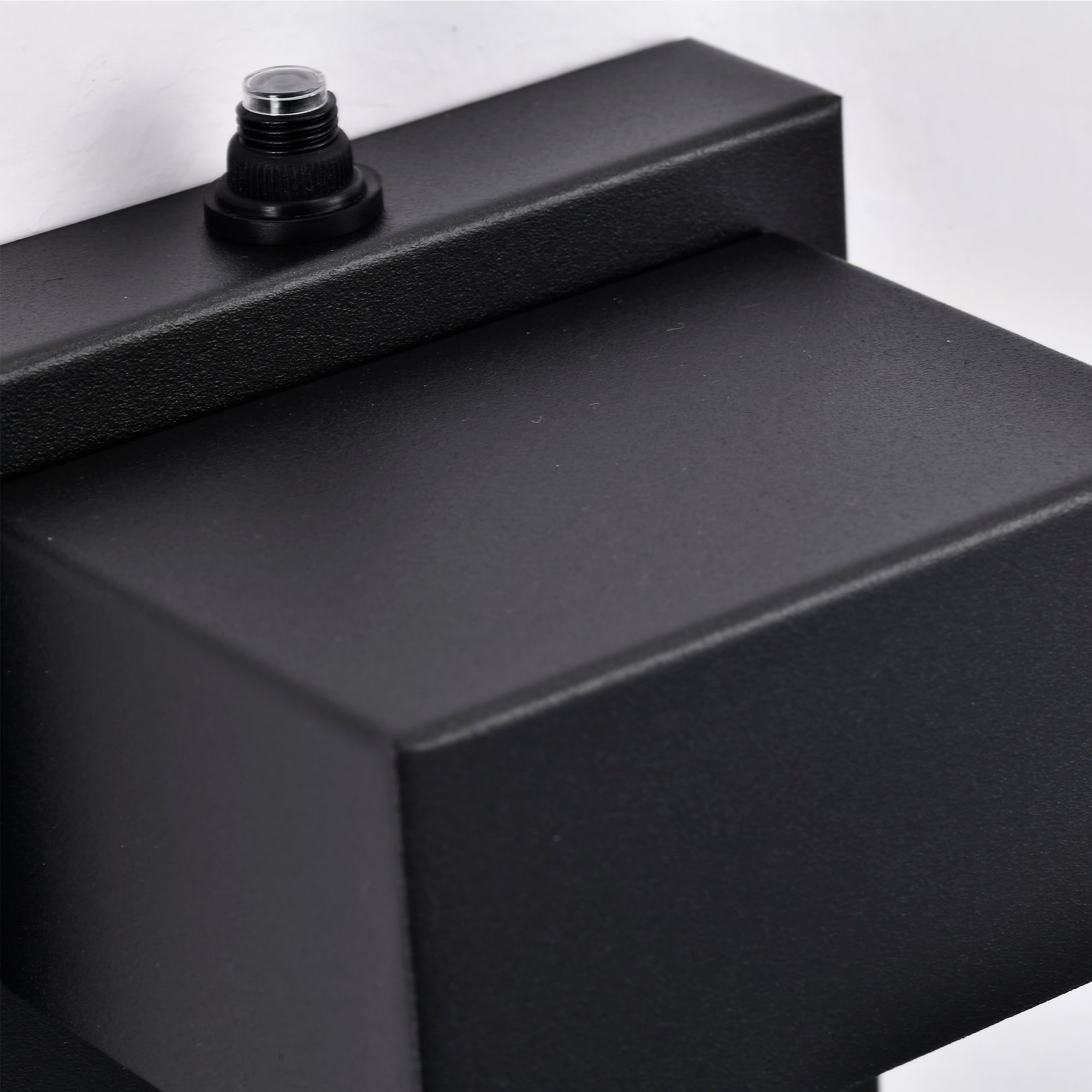 Dusk-to-Dawn Integrated LED Outdoor Wall Light, Black